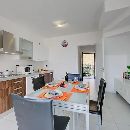 Apartment La Perla Di Pianello